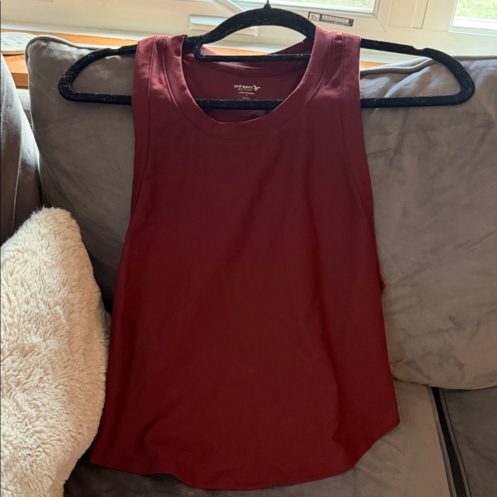 Old Navy Women's Burgundy Tank Top